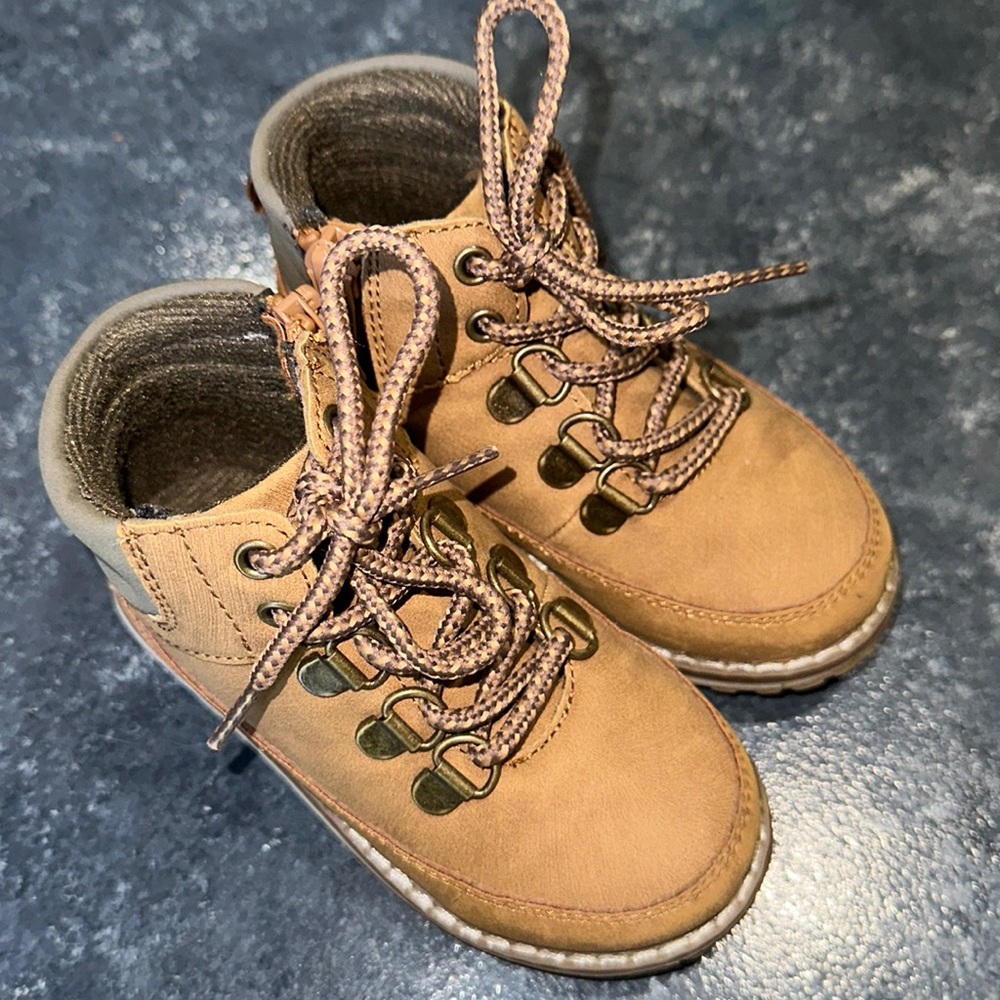 Toddler size 7 Children’s Places boots